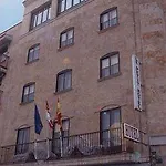 Le Petit Hotell