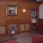 Le Petit Hotell *