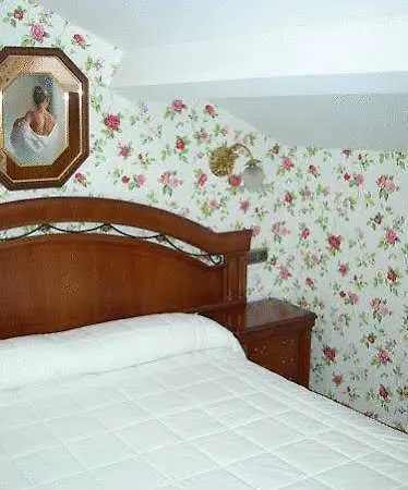 Hotel Le Petit *